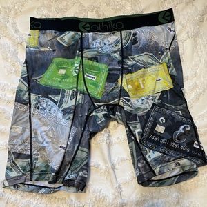 ETHIKA MEN’S STAPLE